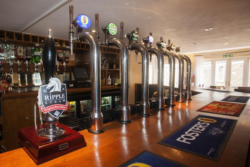 The Five Bells Hotel Deal Luaran gambar